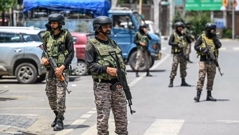 Ấn Độ và Pakistan đã giáng và gánh chịu những đòn nặng nề trong cuộc xung đột gần đây. Ảnh: AFP.