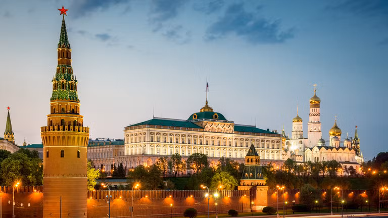 Điện Kremlin khẳng định không bên nào có thể gây áp lực với Nga về lệnh ngừng bắn. Ảnh: RT.