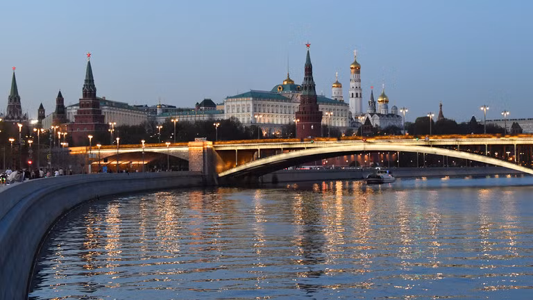 Moscow tuyên bố ưu tiên giải pháp hòa bình cho xung đột Ukraine. Ảnh: Getty.