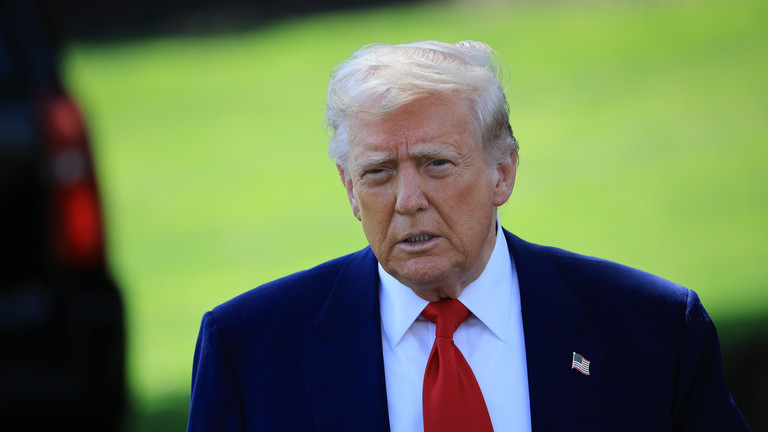 Tổng thống Mỹ Donald Trump cho hay không có thể tham gia vào hòa đàm Nga-Ukraine sắp tới. Ảnh: Getty.