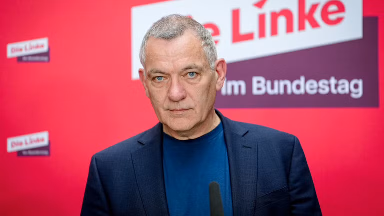 Lãnh đạo đảng Cánh tả Đức Jan van Aken đề xuất thay thế NATO. Ảnh: Getty.