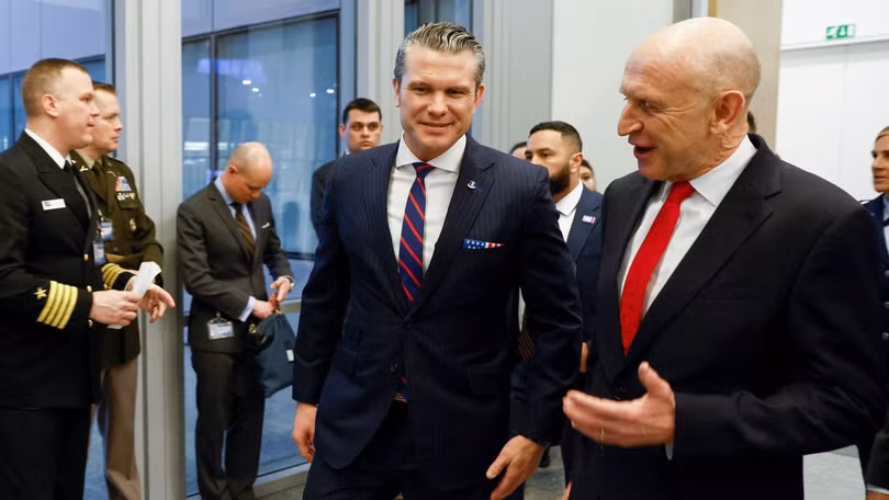 Bộ trưởng Quốc phòng Mỹ Pete Hegseth tham dự một cuộc họp về Ukraine ở Brussels, Bỉ hôm 12/2. Ảnh: CNN.