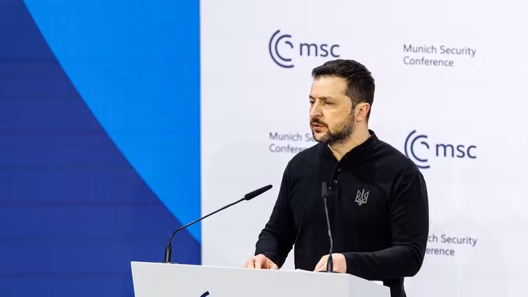 Tổng thống Ukraine Volodymyr Zelensky phát biểu tại Hội nghị An ninh Munich lần thứ 61 tại Munich, Đức, ngày 15/2. Ảnh: Getty.