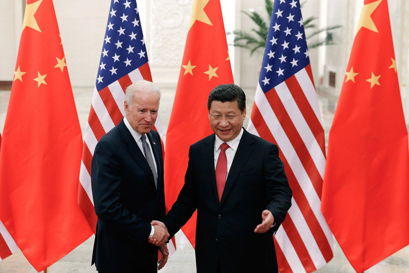 Chủ tịch Trung Quốc Tập Cận Bình và Phó Tổng thống Mỹ Joe Biden gặp gỡ trong năm 2013 (Ảnh: TNS)