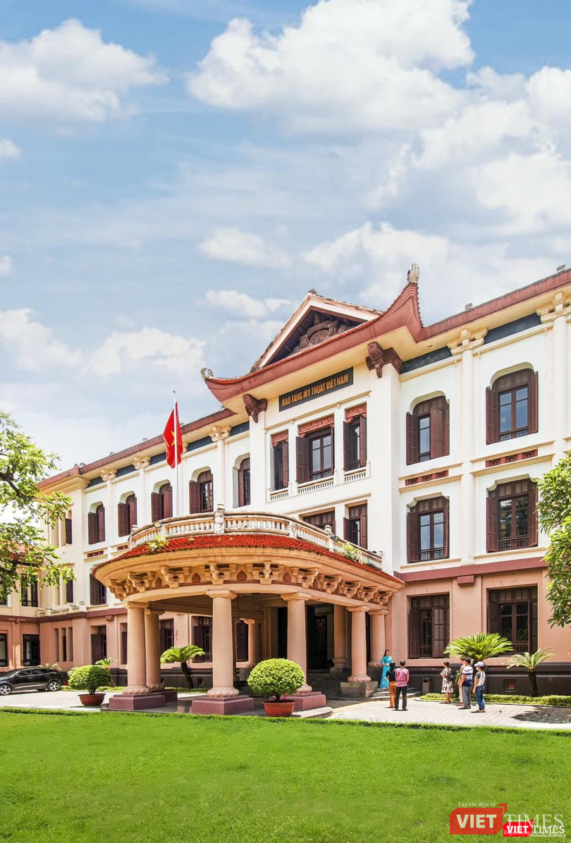 Khuôn viên Bảo tàng Mỹ thuật Việt Nam.
