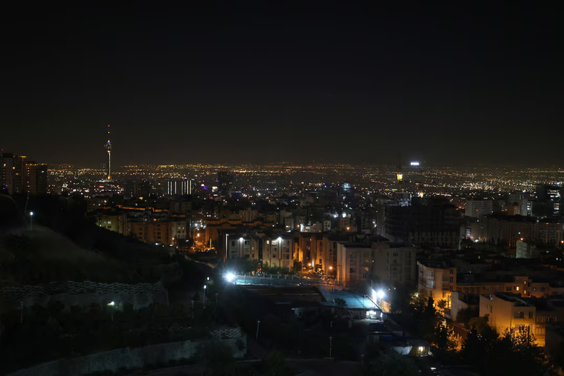 Toàn cảnh Tehran sau nhiều vụ nổ xảy ra ngày 26/10 (Ảnh: Reuters)