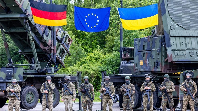 Binh sĩ Đức và Ukraine tại một khu huấn luyện quân sự ở Tây Pomerania (Ảnh: Getty)