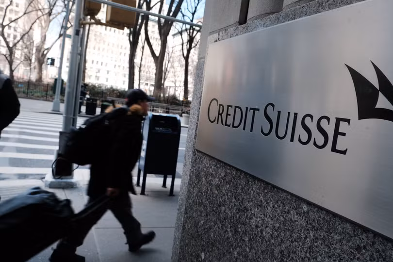 Credit Suisse đã bị đối thủ UBS mua lại sau khi gặp khủng hoảng (Ảnh: CNBC)