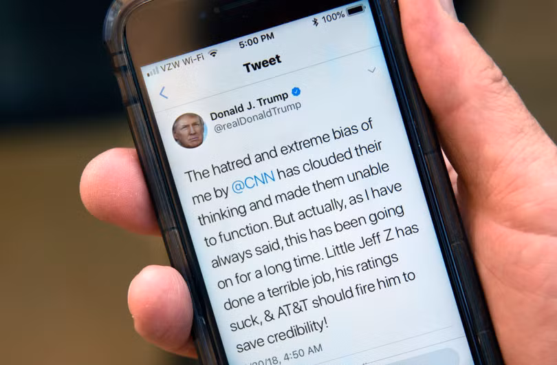 Tòa án Mỹ phán quyết rằng việc ông Trump chặn người chỉ trích mình trên Twitter là hành động vi hiến (Ảnh: Time)