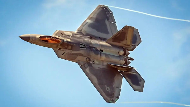 Một chiếc F-22 Raptor của Không quân Mỹ trong quá trình bay. Ảnh: US Air Force.
