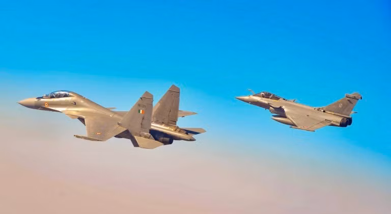 Ukraine, Pháp tính mua chiến đấu cơ Rafale bằng tiền của Nga Có đủ sức mạnh lật ngược thế cờ 3.jpeg