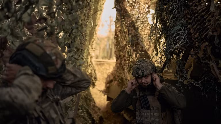 Quân đội Ukraine bắn pháo tự hành M-109, ngày 16/10. Ảnh: Getty.