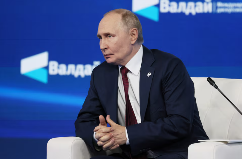 Tổng thống Nga Vladimir Putin tham dự hội nghị quốc tế thường niên của Câu lạc bộ thảo luận Valdai tại Sochi, Nga, ngày 2/10. Ảnh: Reuters.