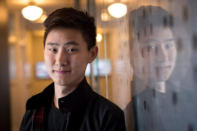 Alexandr Wang cho biết: “Khi máy tính cá nhân lần đầu tiên xuất hiện, những người dành nhiều thời gian sử dụng và lớn lên cùng nó nhất sẽ có lợi thế to lớn trong nền kinh tế tương lai”. Ảnh: Bloomberg.