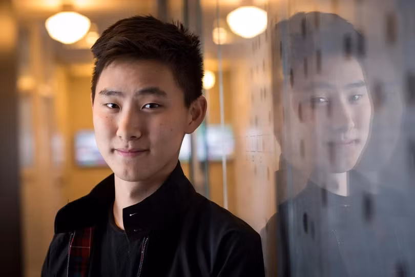 Alexandr Wang cho biết: “Khi máy tính cá nhân lần đầu tiên xuất hiện, những người dành nhiều thời gian sử dụng và lớn lên cùng nó nhất sẽ có lợi thế to lớn trong nền kinh tế tương lai”. Ảnh: Bloomberg.