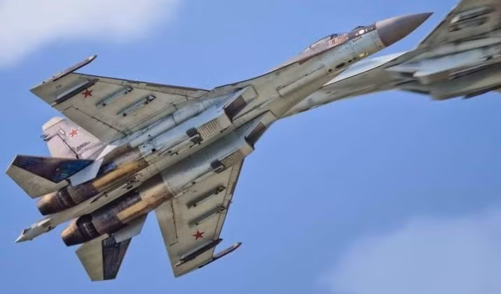 Chiến đấu cơ Su-35 của Lực lượng Không quân Vũ trụ Nga. Ảnh: MW.