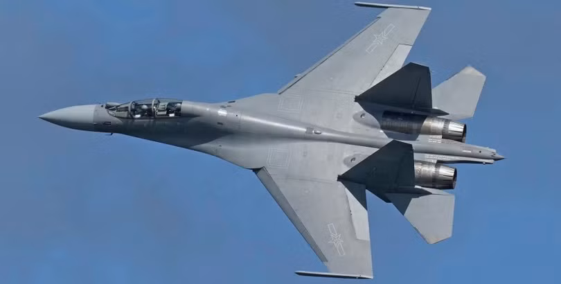 J-16 Trung Quốc thách thức F-22 Mỹ Bên nào sẽ thắng trong một trận không chiến tầm gần 3.jpeg