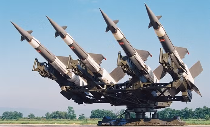 Bệ phóng tên lửa từ hệ thống phòng không S-125. Ảnh: MW.