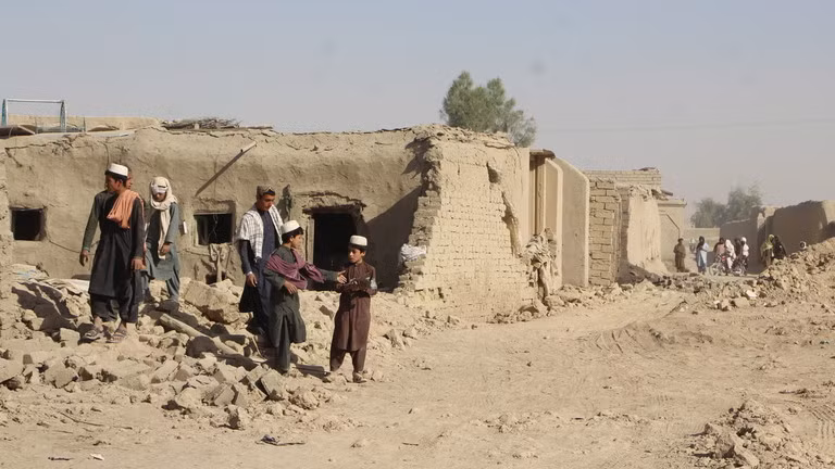 Một góc nhìn về khu vực bị thiệt hại sau cuộc không kích do Pakistan thực hiện khiến dân thường thiệt mạng và phá hủy nhà cửa ở Afghanistan vào ngày 16/10. Ảnh: Getty.