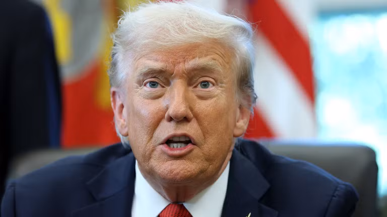 Tổng thống Mỹ Donald Trump tại Phòng Bầu dục hôm 6/10. Ảnh: Getty.