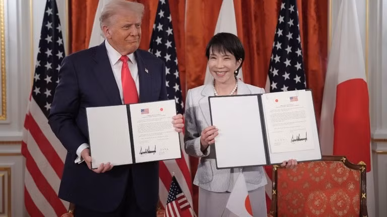 Tổng thống Mỹ Donald Trump và Thủ tướng Nhật Bản Sanae Takaichi tại Tokyo vào ngày 28/10. Ảnh: Getty.