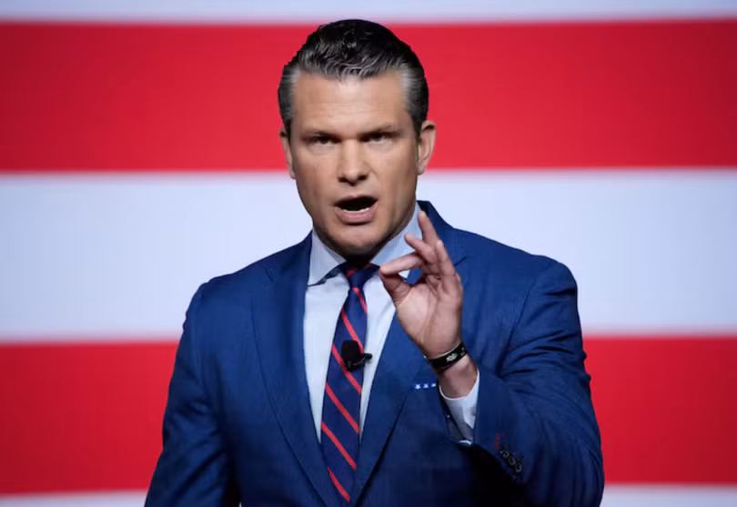 Bộ trưởng Quốc phòng Mỹ Pete Hegseth phát biểu với các nhà lãnh đạo quân sự cấp cao tại Căn cứ Thủy quân Lục chiến Quantico ở Quantico, Virginia, Mỹ ngày 30/9. Ảnh: Reuters.