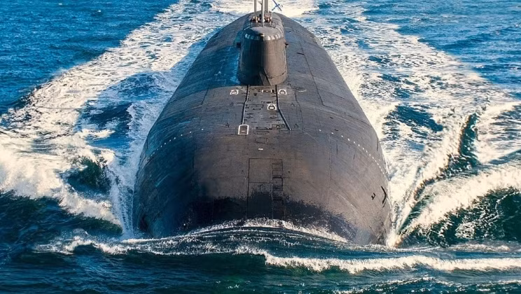Tàu ngầm tấn công lớp Oscar của Hải quân Nga. Ảnh: MW.