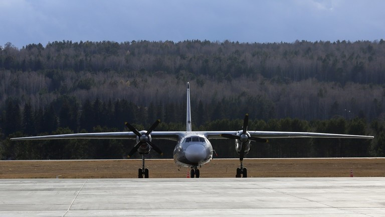 Máy bay chở khách Antonov An-24 tại Krasnoyarsk, Nga ngày 17/10/2019. Ảnh: Sputnik.