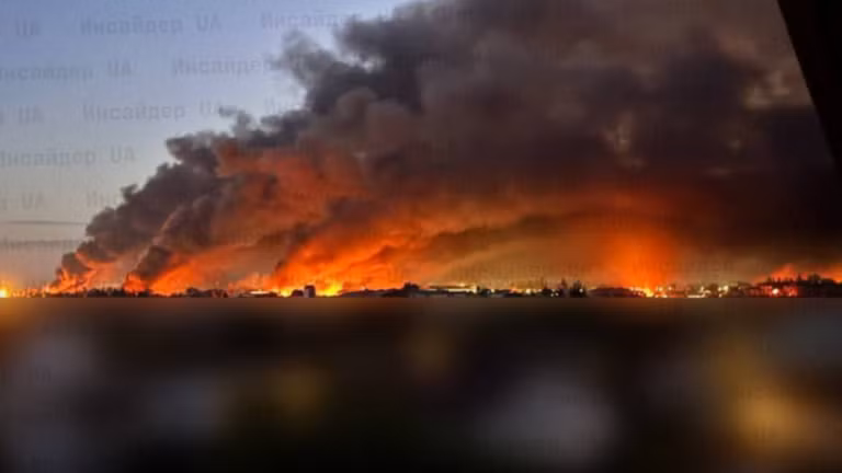 Hình ảnh được ghi lại ở Kiev, Ukraine sau đòn tấn công ồ ạt bằng tên lửa và UAV. Ảnh: Telegram.