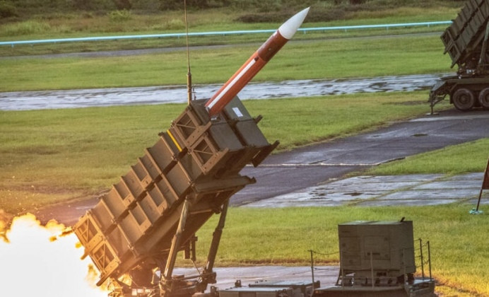 Cảnh phóng tên lửa đất đối không từ hệ thống Patriot. Ảnh: MW.