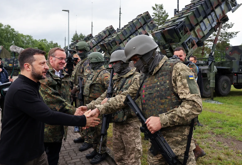 Cú đảo chiều bất ngờ của ông Trump về chính sách Ukraine Cuộc chiến trở lại vạch đích 3.png