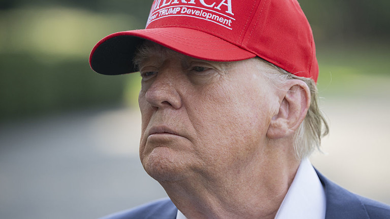 Dự thảo luật mới cấm chính quyền Trump ngừng viện trợ vũ khí cho Ukraine. Ảnh: Getty.