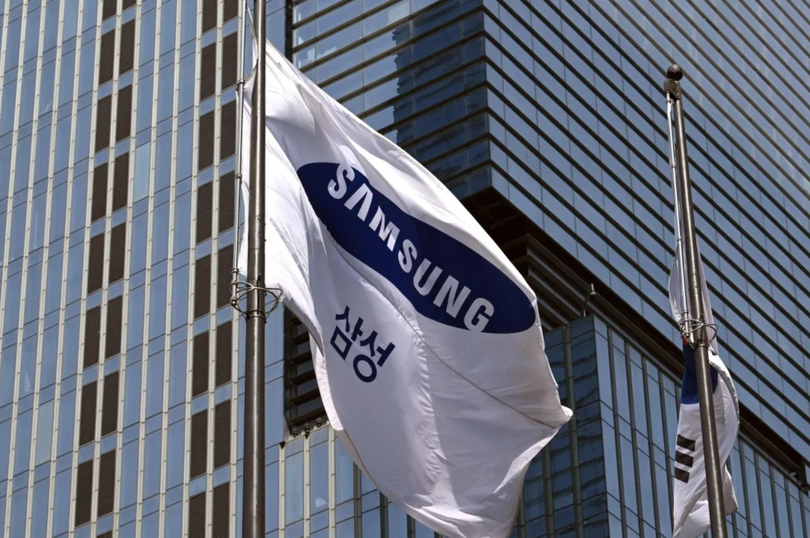 Lá cờ Samsung tung bay bên ngoài tòa nhà của công ty tại Seoul, Hàn Quốc. Ảnh: AFP.