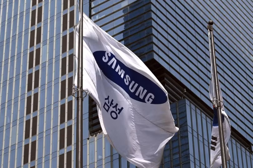 Lá cờ Samsung tung bay bên ngoài tòa nhà của công ty tại Seoul, Hàn Quốc. Ảnh: AFP.
