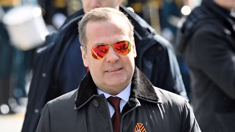 Cựu Tổng thống Nga Dmitry Medvedev tại Moscow, Nga ngày 9/5. Ảnh: Sputnik.