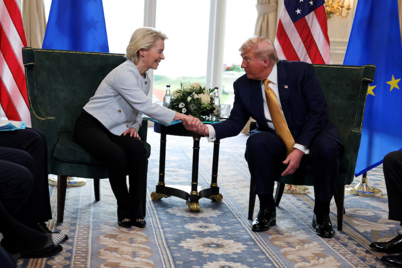 Tổng thống Mỹ Donald Trump và Chủ tịch Ủy ban Châu Âu Ursula von der Leyen tại Turnberry, Scotland, ngày 27/7. Ảnh: Reuters.