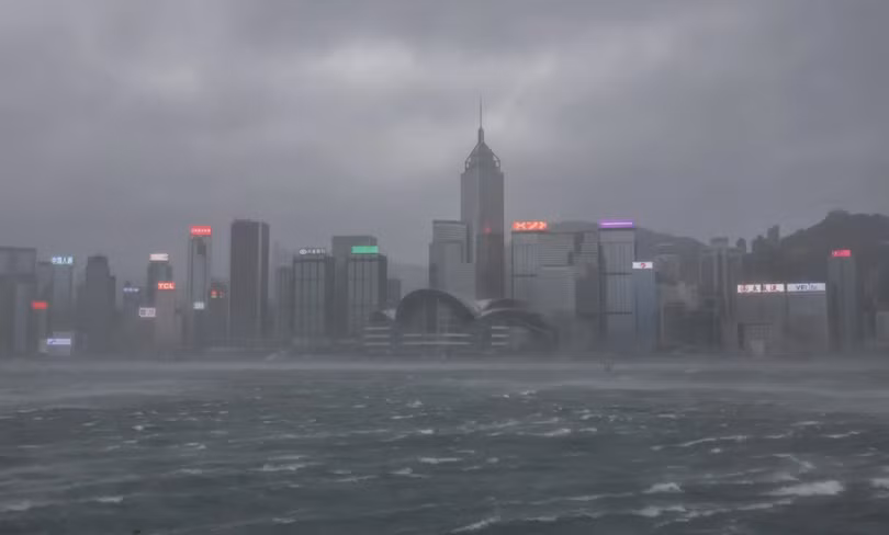 Trước Wipha, 17 cơn bão nhiệt đới đã kích hoạt tín hiệu cảnh báo số 10 kể từ khi bắt đầu ghi chép vào năm 1946. Ảnh: SCMP.