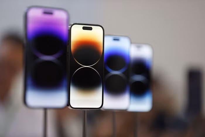 Giá tăng mạnh của những mẫu như iPhone 14 Pro đã giúp Apple nâng giá trung bình của tất cả các sản phẩm bán ra lên trên 900 USD (Ảnh: ShutterStock)