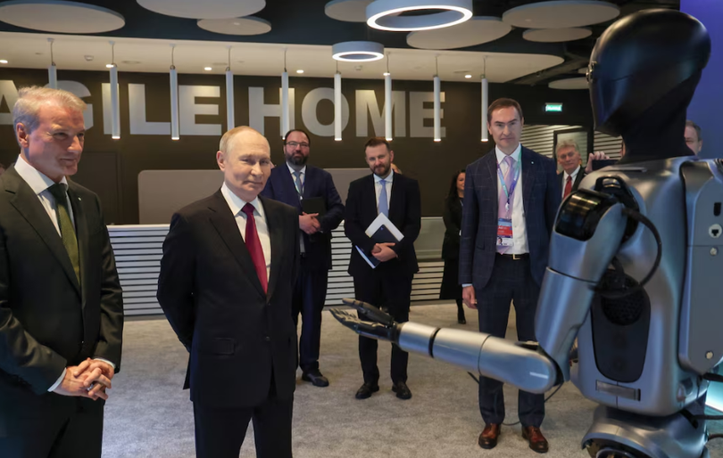 Ông Putin xem robot AI nhảy múa, vài ngày sau khi một robot khác bị vấp ngã 2.png