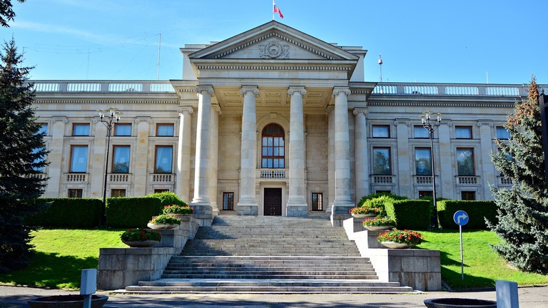 Đại sứ quán Nga tại Warsaw, Ba Lan. Ảnh: Getty.