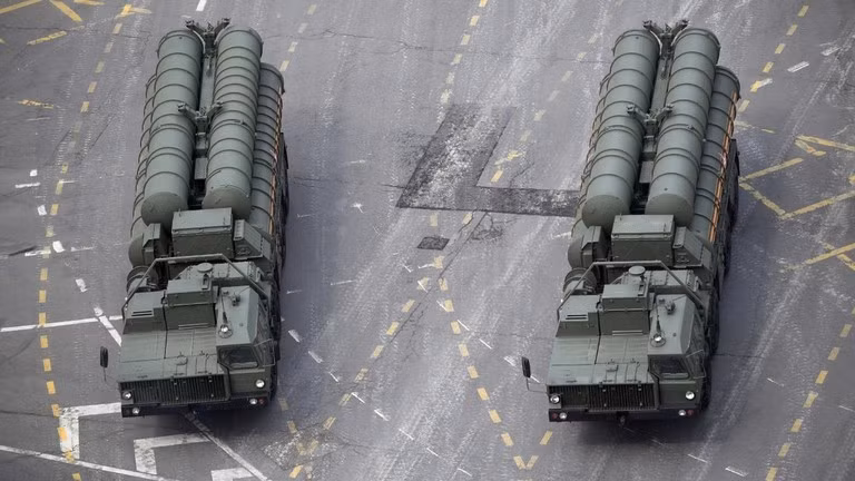 Hệ thống phòng không S-400 của Nga tham gia lễ duyệt binh Ngày Chiến thắng tại Quảng trường Đỏ. Ảnh: Sputnik.