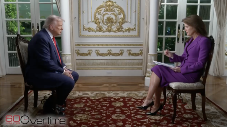 Người dẫn chương trình CBS Norah O'Donnell phỏng vấn Tổng thống Mỹ Donald Trump cho chương trình "60 Minutes" phát sóng ngày 2/11. Ảnh: Getty.