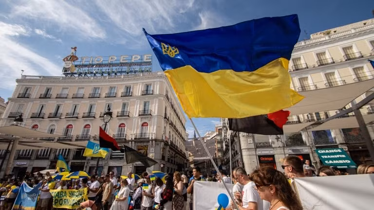 Một cuộc biểu tình ủng hộ Ukraine tại Madrid, Tây Ban Nha, ngày 24/8. Ảnh: Getty.