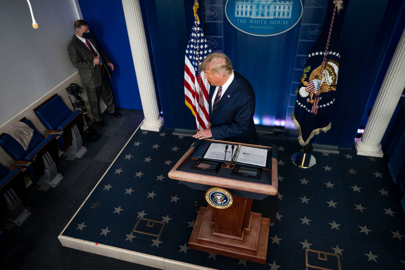 Ông Trump trở thành Tổng thống đầu tiên không thể giành nhiệm kỳ hai trong suốt 1/4 thế kỷ qua (Ảnh: NYTimes)