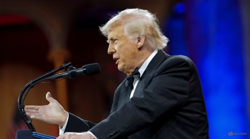 Tổng thống Mỹ Donald Trump phát biểu trong bữa tối của Ủy ban Quốc hội Cộng hòa Quốc gia (NRCC) ở Washington, D.C., Mỹ vào ngày 8/4. Ảnh: Reuters.