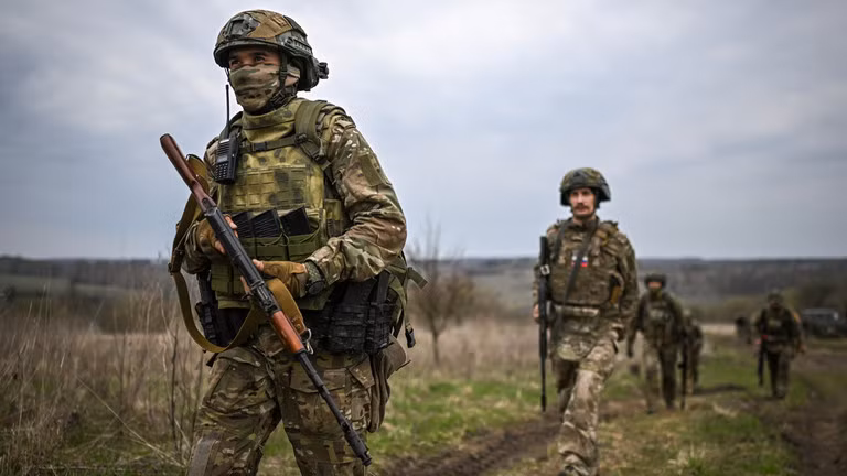 Các thành viên của Lữ đoàn hải quân đánh bộ cận vệ 155 của Nga trong một cuộc tập trận. Ảnh: Sputnik.