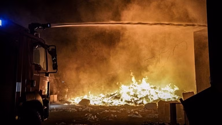 Các cuộc tấn công ở Ukraine khiến hỏa hoạn xảy ra ở nhiều cơ sở. Ảnh: RT.