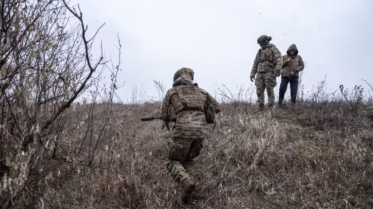 Lực lượng Ukraine lo ngại về khả năng bị Nga siết chặt vòng vây. Ảnh: Getty.