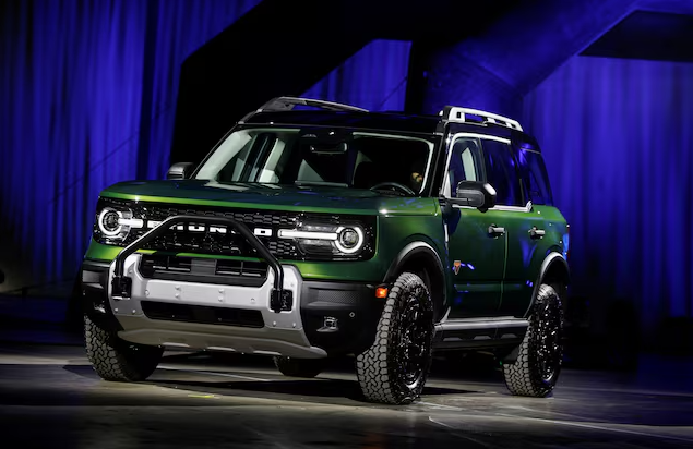Ford Motor trưng bày mẫu SUV Bronco Sport Sasquatch trước ngày dành cho giới truyền thông tại Triển lãm ô tô Detroit 2025 tại Huntington Place ở Detroit, Michigan, Mỹ ngày 9/1. Ảnh: Reuters.