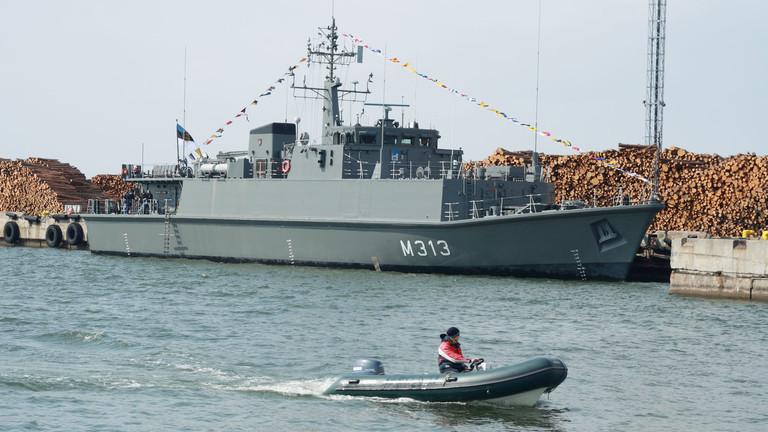 Estonia có thể cho phép bắn hạ các tàu dân sự được cho là gây mối đe dọa với nước này. Ảnh: Getty.